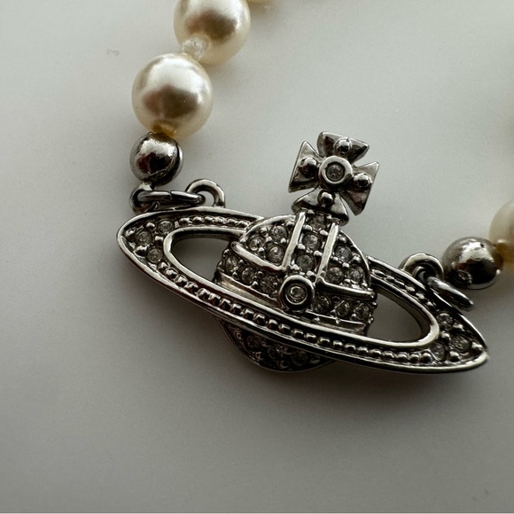 [SOLD] -Authentic Vivienne Westwood Pearl Necklace with box and dust bag - Picture 5 of 6